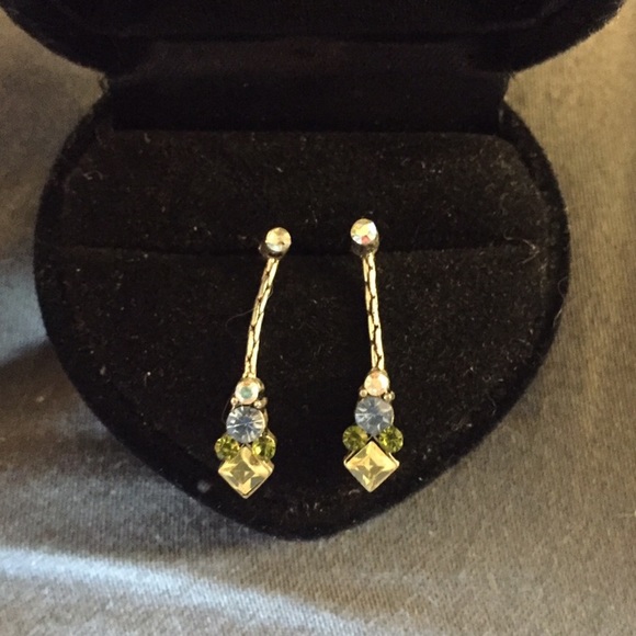 SALE‼️Australian Swarovski Crystal Drop Earrings - Picture 1 of 3